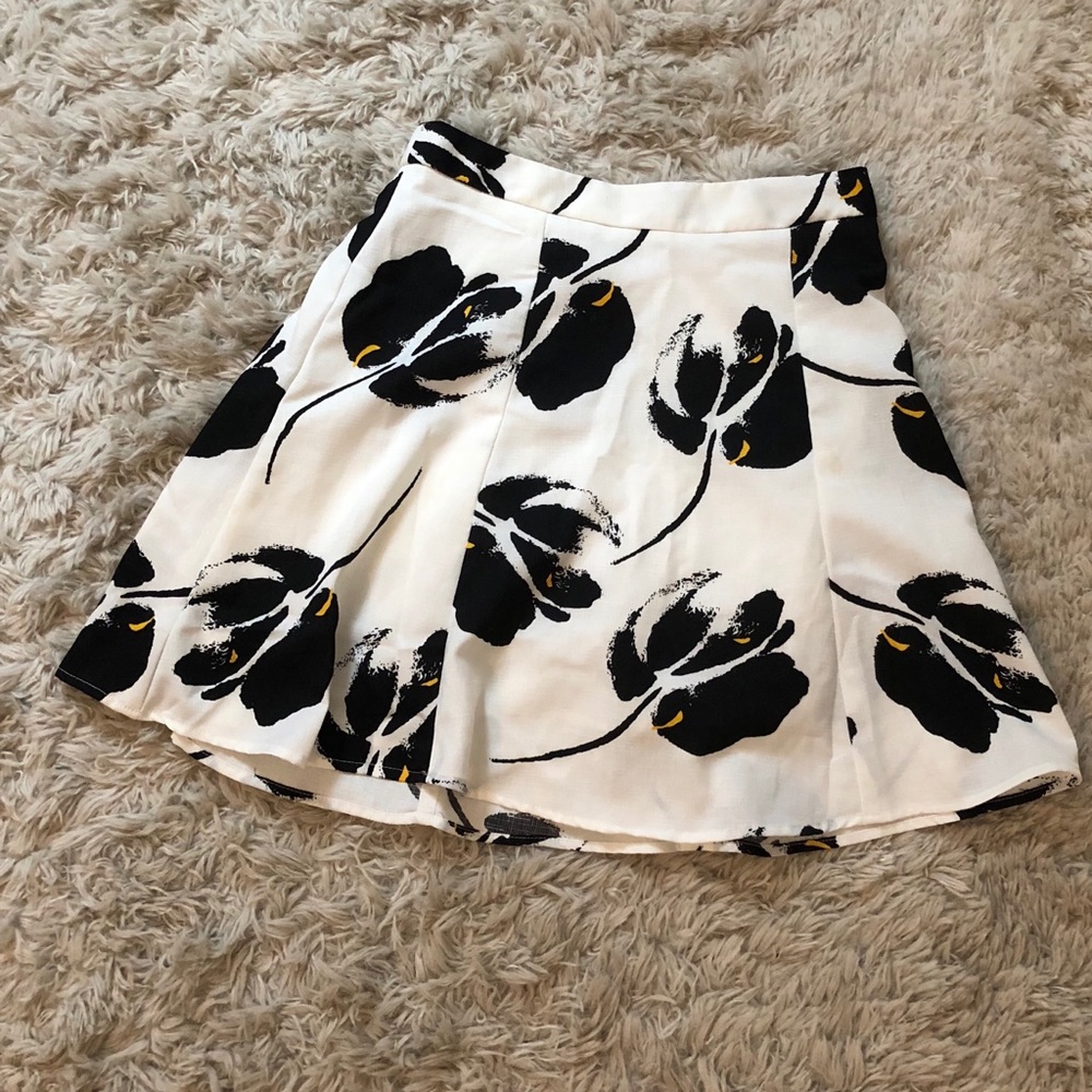Lush Flare Floral Mini Skirt Sz S